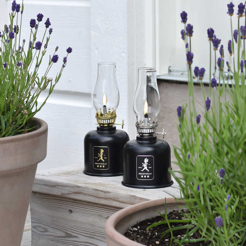 Fotogenlampa – Svart / Guld